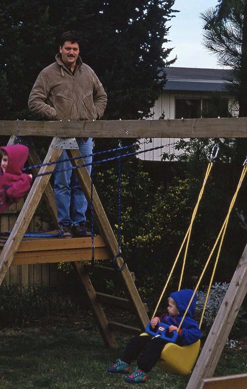 1993-11 Eric and Kids Seattle Thgvg wend 1.jpg